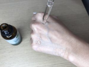 藝群神經醯胺精華露 質地