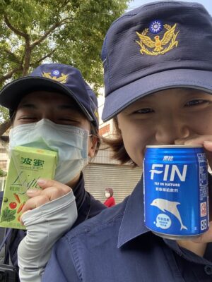 找Cha專訪-小娸-執勤時民眾送暖