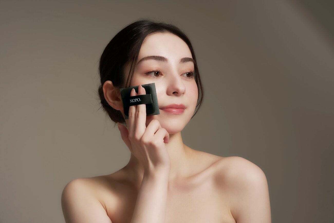 NOPO. OIL BLACK PAPER PUFF（吸油面紙粉撲）